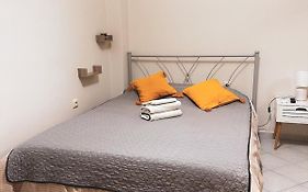 Efrosini Downtown Apartment